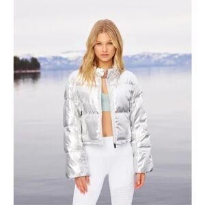 Alo Yoga Jacket Womens XS Introspecitve Quilted Silver Metallic Puffer Hooded